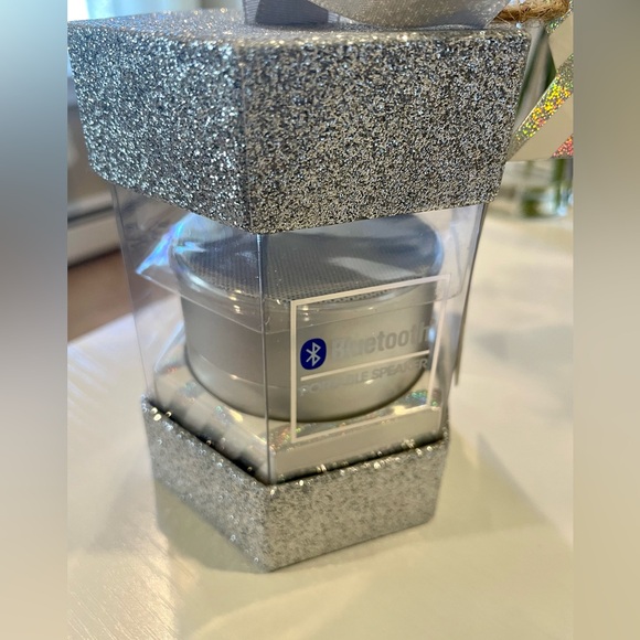 Bluetooth Wireless Speaker - Picture 1 of 4